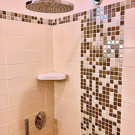 Baby Hotel